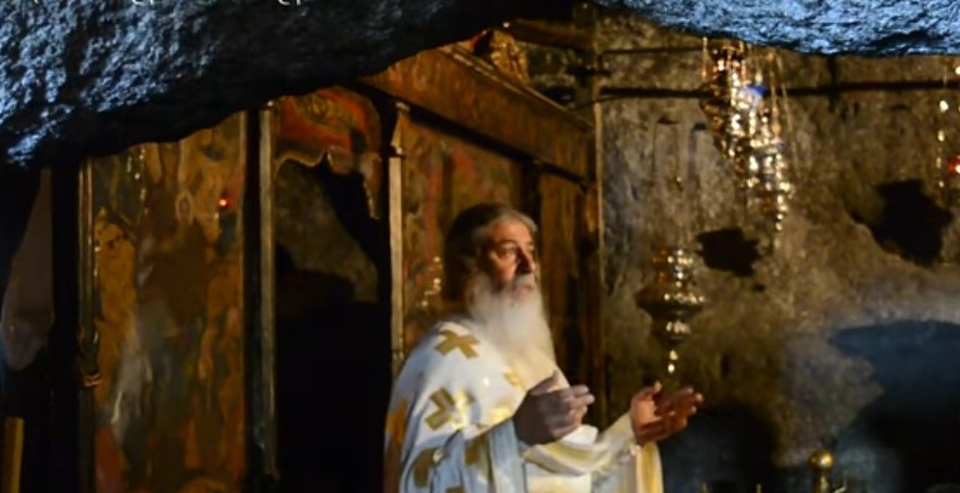 Γέρων Γεώργιος: “Στώμεν καλώς – Στώμεν μετά φόβου” | Αποκαλυπτική ομιλία στο Σπήλαιο της Αποκάλυψης