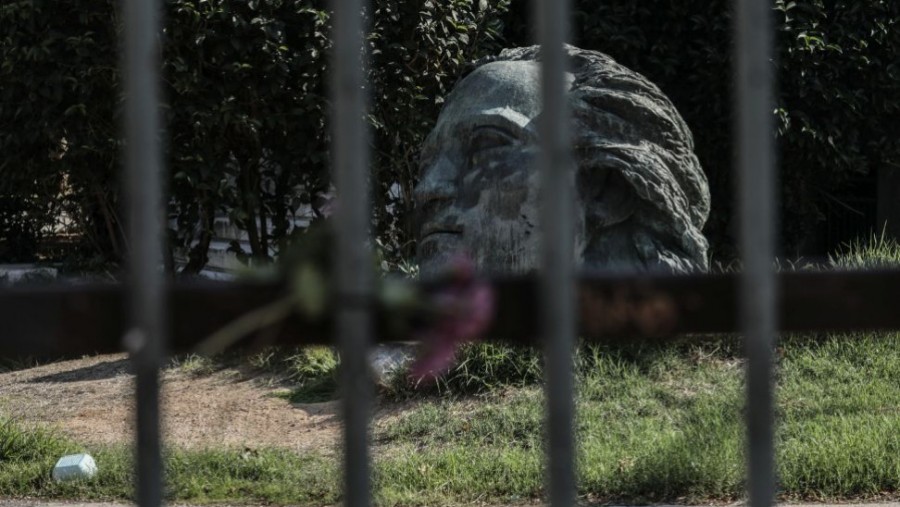 Η κυβέρνηση ανησυχεί για τις αντιδράσεις κατά του lockdown και όχι για το Πολυτεχνείο