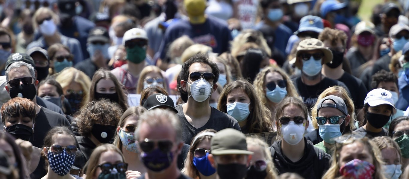 Θα μας ελέγχουν παντού – Β.Παπαευαγγέλου: «Θα μάθουμε να ζούμε με τη μάσκα και μέσα στο σπίτι»!