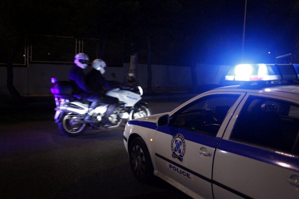 ΘΕΣΣΑΛΟΝΙΚΗ: Συγκλονιστικό το ΒΙΝΤΕΟ από την επίθεση σε αστυνομικούς – Τους πήραν τον ασύρματο