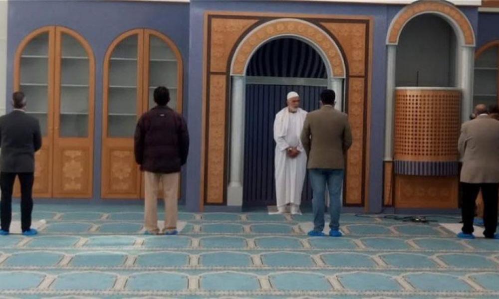 “Εγκαίνια” για το τζαμί στον Βοτανικό – Άνοιξε τις πόρτες του για προσευχή – Εικόνες