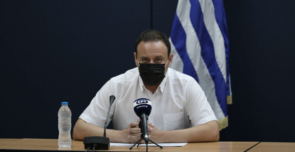 Περίεργη δήλωση Μαγιορκίνη: Ο κορωνοϊός χρησιμοποιεί την δομή της Ελληνικής οικογένειας (vid)