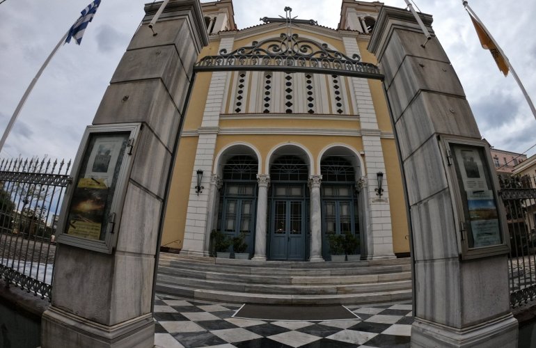 Αποπειράθηκαν να κάψουν τον Μητροπολιτικό Ναό της Χίου