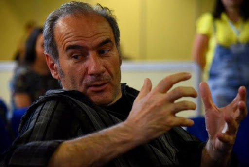 Η πιο ασφαλής απόκριση είναι ο εκδημοκρατισμός του πολιτικού συστήματος