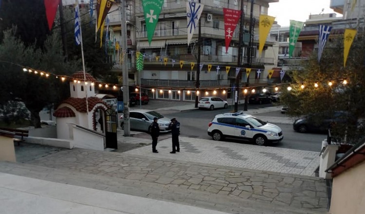 Ν. Δαπέργολας : Ἅγιος Ἀνδρέας (στήν Πάτρα), Ἁγία Βαρβάρα (σέ Κομοτηνή καί Θεσσαλονίκη), Ἅγιος Νικόλαος (στόν Πειραιᾶ), Ἅγιος Σπυρίδων (στήν Κέρκυρα).