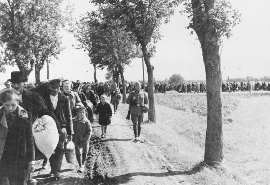 Το Νεοτερο Drang Nach Osten* του 4ου Ράιχ Ξεκίνησε τη δεκαετία του 1990 με τους Σέρβους