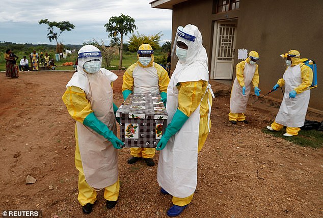 DailyMail-i-rosia-ereyna-pos-na-xrisimopoihsei-to-thanatiforo-io-ebola-os-meros-enos-katastrofikou-viologikou-oplou2