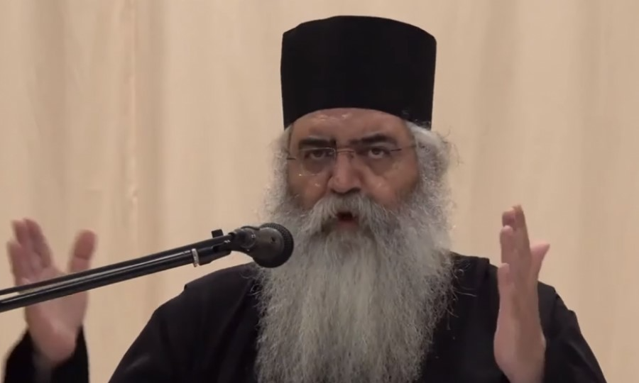Ο Επίσκοπος Μόρφου απεκύλισε τον “λίθο “