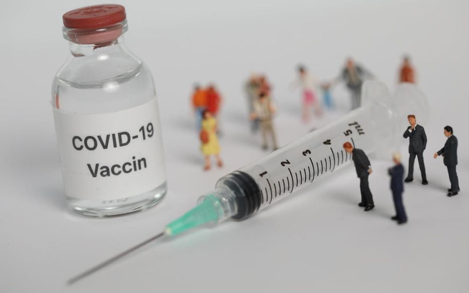 Βατερλό των εμβολίων mRNA στη Γαλλία. Μόνο το 13% των Γάλλων δηλώνουν ότι σίγουρα θα εμβολιαστούν.