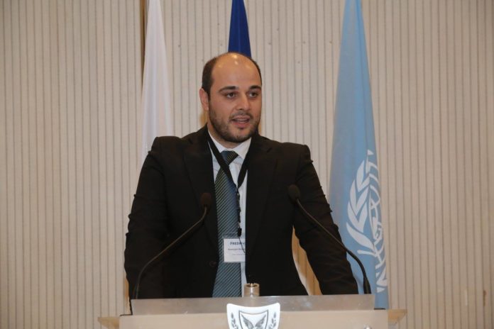 Ούτε υποχρεωτικός ούτε καθολικός μπορεί να είναι ο εμβολιασμός