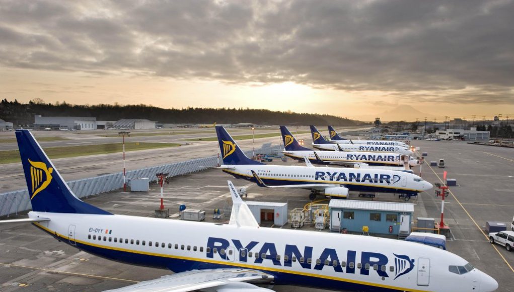 Η Ryanair δεν θα απαιτεί από τους επιβάτες να κάνουν το εμβόλιο
