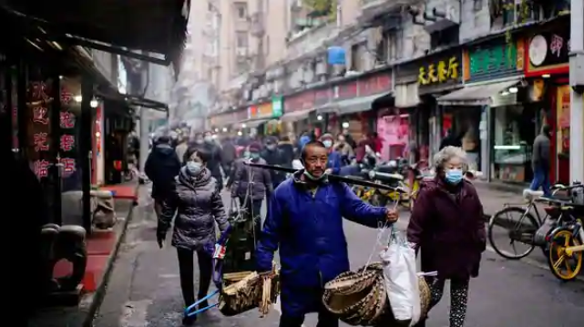 Ουχάν! Εκεί όπου «ξεκίνησαν όλα», οι κάτοικοι έχουν μία φυσιολογική ζωή….χωρίς εμβόλια και περιορισμούς – ΒΙΝΤΕΟ