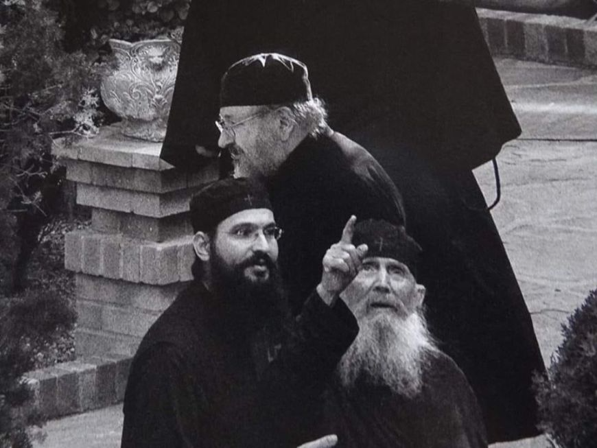 “Αυτά τα χρόνια τα δύσκολα μόνο λίγοι απλοί παπάδες θα κρατήσουν και θα διαφυλάξουν την Ορθοδοξία”