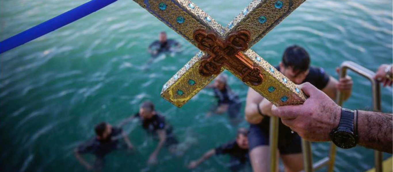 Επίθεση λοιμωξιολόγων στους Έλληνες για τα Θεοφάνια: «Θα έχετε lockdown για πολύ καιρό ακόμα για να μάθετε»
