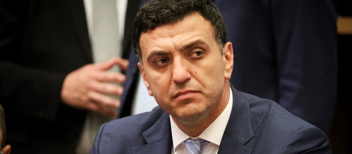 Νοσοκομειακοί γιατροί «καρφώνουν» τον Β.Κικίλια λίγες μέρες πριν τον ανασχηματισμό: «Διακόπηκαν οι εμβολιασμοί»