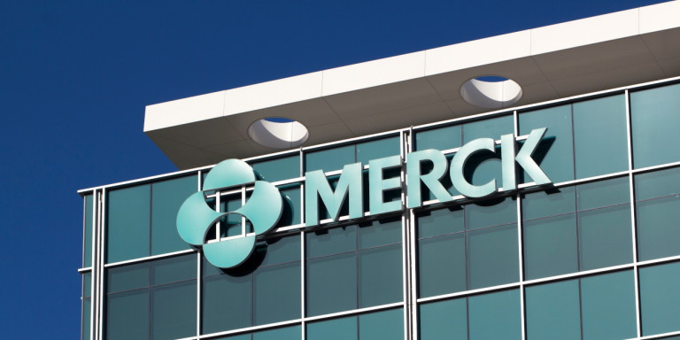 Κορωνοϊός: Ο φαρμακευτικός όμιλος Merck διακόπτει τις εργασίες του για την ανάπτυξη εμβολίων