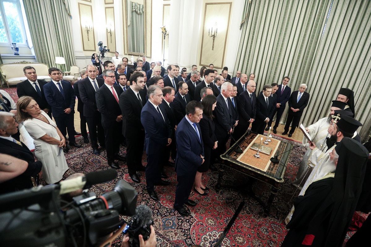 Ένας αμαρτωλός : Πρός τα λουλούδια που κυβερνάνε!!! Αχ, καημένοι εσείς!!! Αχ, καημένοι εσείς!!! Αχ, καημένοι εσείς!!!