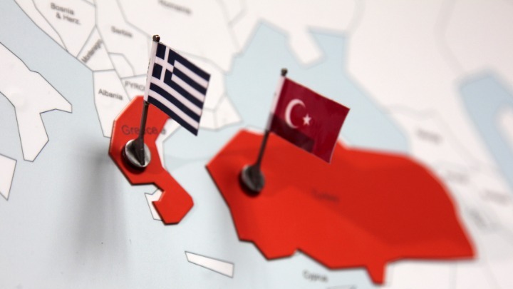 Θανάσης Κ : Προσχηματικός «διάλογος κουφών» – ή απροσχημάτιστος «Κατευνασμός»;