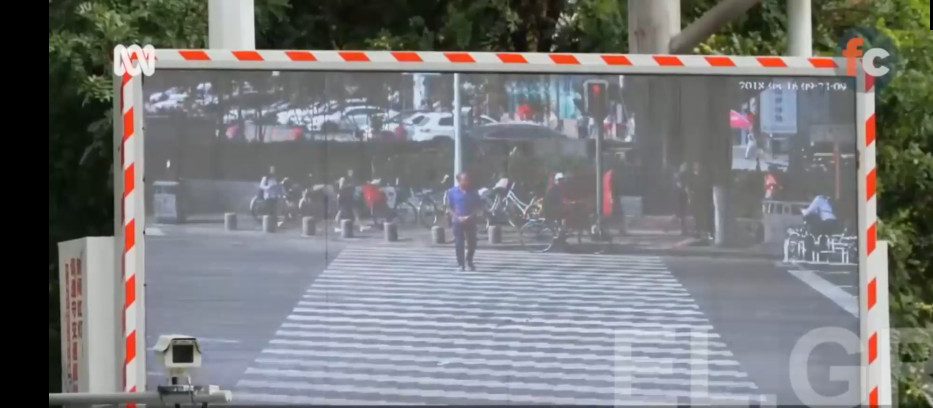 «Φωνές» ακόμα και στα φανάρια! Ο περιορισμός της κυκλοφορίας παίρνει εφιαλτικές διαστάσεις, vid