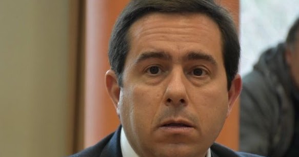 Μηταράκης : Θά σᾶς δείξω ἐγώ,θά ᾿δεῖτε τί θά πάθετε…