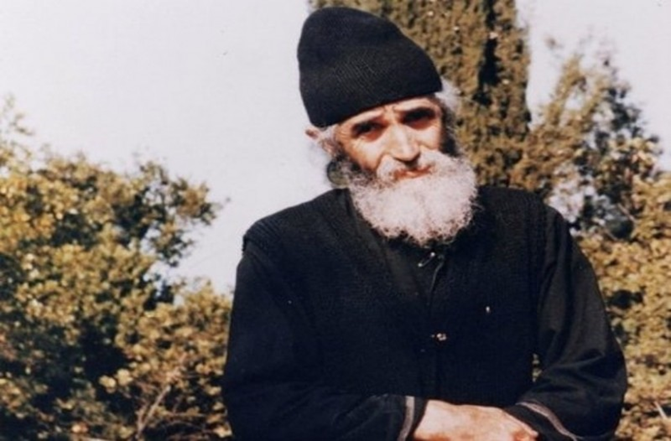 Ὁ Ὃσιος Παΐσιος για Ἀρρώστια και Ὑποχρεωτικό Ἐμβολιασμό