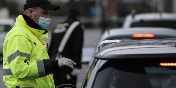 Αναποτελεσματικά τα μέτρα της Κυβέρνησης κατά του κορωνοϊού με την ελαστικοποίηση των περιορισμών να αποτελεί μονόδρομο