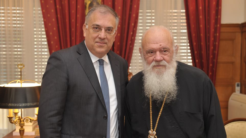 Παραφροσύνη:Τους δίνει λεφτά για να κλείνουν τις εκκλησίες!