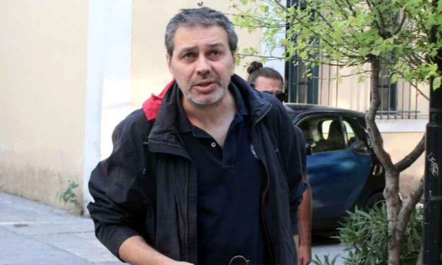 Αυτεπάγγελτη δίωξη της εισαγγελίας κατά του δημοσιογράφου Στέφανου Χίου πριν από λίγο, σύμφωνα με πληροφορίες για «διασπορά ψευδών ειδήσεων».