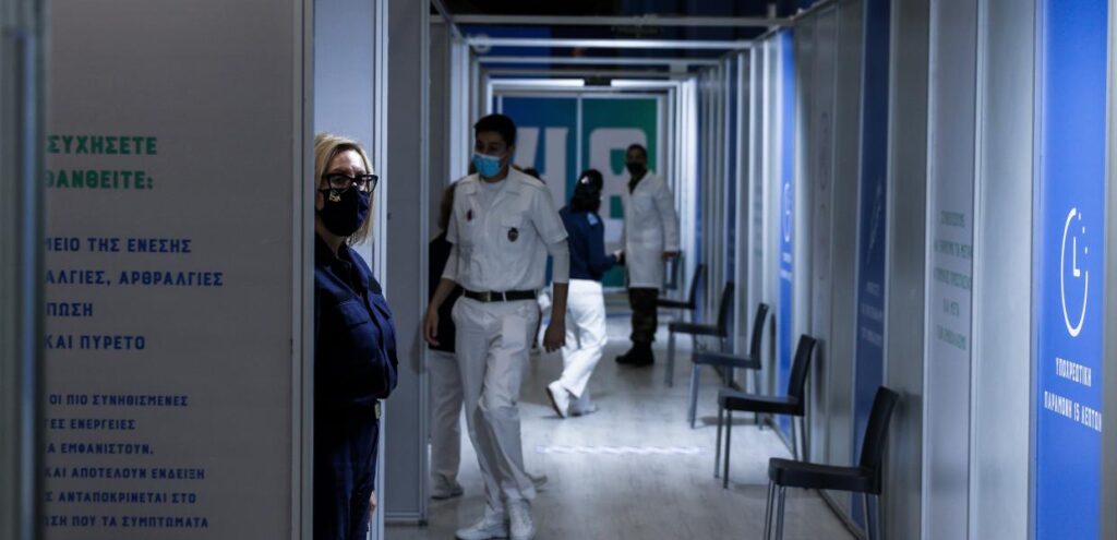 Θάνατος μετά το εμβόλιο J&J! Παρανέργειες σε νέους ανθρώπους – Η Ελλάδα θέλει να εμβολιάσει κανονικά, vid