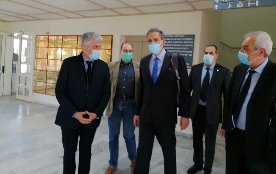 i-ypoxreosi-diexagogis-self-test-se-mathites-einai-to-tyraki-gia-na-mas-odigisei-sti-pagida-idi-sto-lene-parathyro-ypoxreotikou-emvoliasmou-anoije-idi-gia-tous-foitites-o-yfipourgos-paideias2