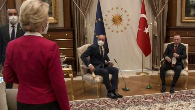 Ο ΑΡΧΙΒΑΣΑΝΙΣΤΗΣ ΤΟΥ ΥΠΟΧΡΕΩΤΙΚΟΥ ΕΜΒΟΛΙΑΣΜΟΥ DRAGON ΕΙΠΕ ΔΙΚΤΑΤΟΡΑ ΤΟΝ ERDOGAN…..