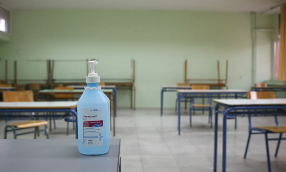 Γονέας με δικηγορική πράξη αρνείται να υποβληθεί το παιδί του σε self test! Κούβελας: «ΚΑΝΕΙΣ δεν μπορεί να μας υποχρεώσει σε μία ιατρική πράξη»