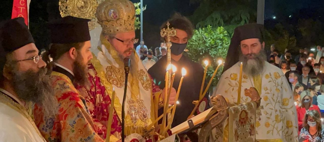 «Κεραυνοί» Μητροπολίτη Λαρίσης για την μη έλευση του Αγίου Φωτός: «Απρέπεια» – Αξιωματούχοι περίμεναν στην 110 Π.Μ.!