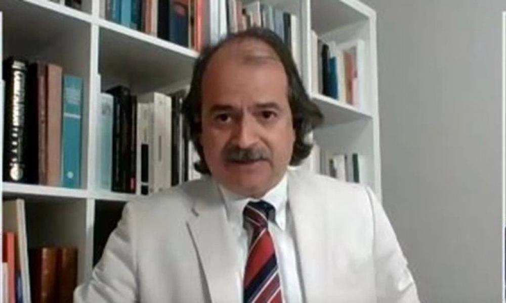 Ιωαννίδης: Γυναίκες και άτομα κάτω των 50 ετών να μην κάνουν AstraZeneca