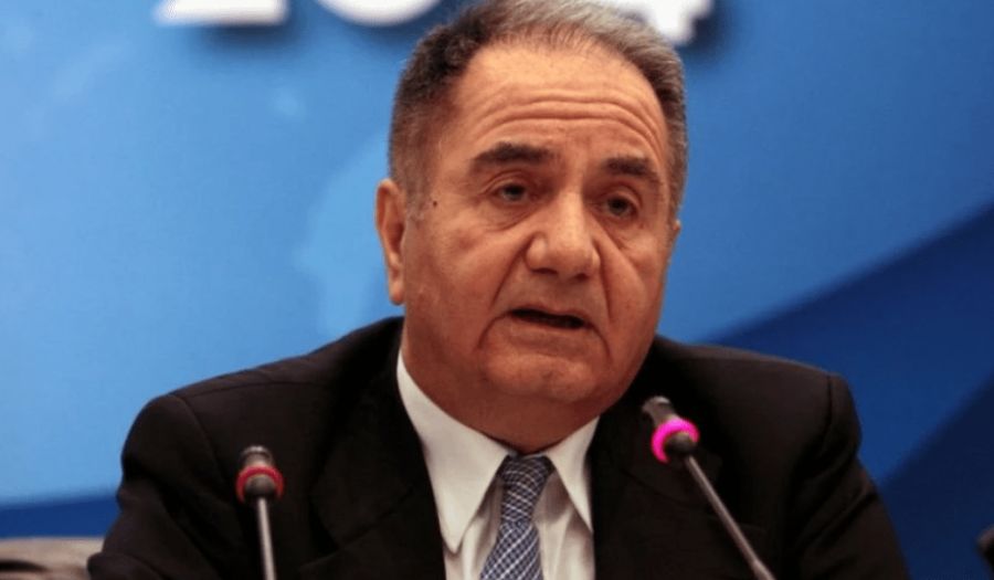 Πέθανε ο Θεόδωρος Κατσανέβας. Είχε νοσήσει 5 ημέρες μετά τον εμβολιασμό του με Pfizer, οδηγήθηκε στη διασωλήνωση και τελικώς απεβίωσε…