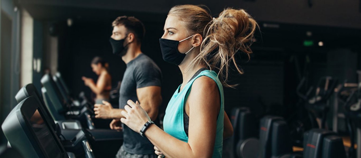 Με διπλή μάσκα και για τους εμβολιασμένους ανοίγουν σήμερα τα γυμναστήρια: Το τέχνασμα που οδήγησε πολίτες σε εμβολιασμό