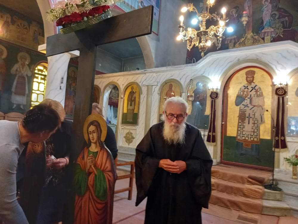 Αριδαία: Άγιο Μύρο αναβλύζει από τον Σταυρό του Χριστού (ΦΩΤΟ&ΒΙΝΤΕΟ)