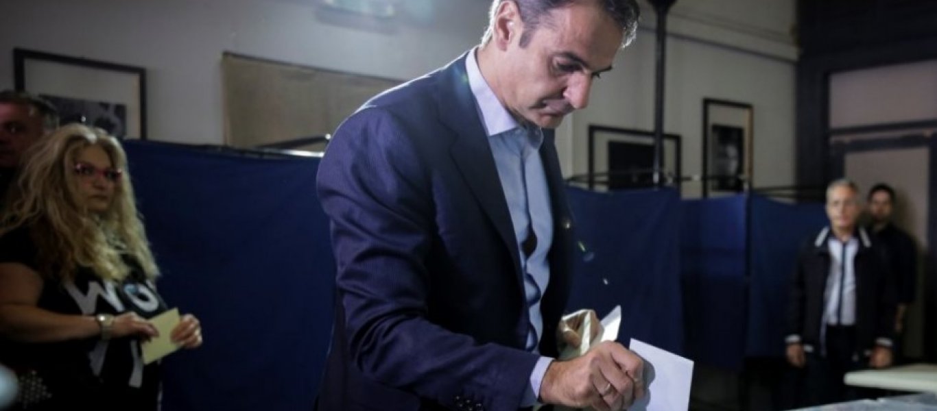 Προς εκλογικό ανασχηματισμό ο Κ.Μητσοτάκης: Θέλει να βάλει δεξιούς στην κυβέρνηση για να τους «γλυκάνει»