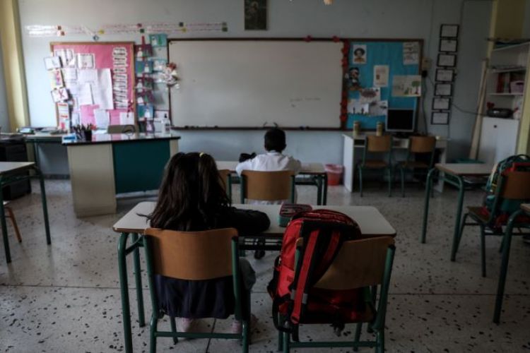Προσέξτε τι αναγκάστηκαν να παραδεχθούν για τον εμβολιασμό των παιδιών – ΒΙΝΤΕΟ