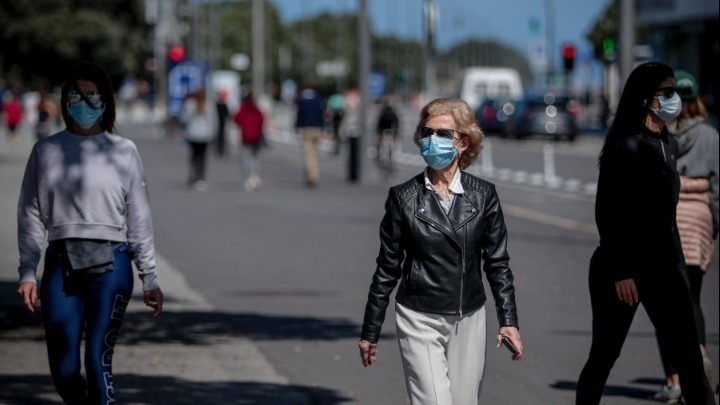 Η ευλογημένη μάσκα των εμπαθών … του Χαράλαμπου Παπαδόπουλου