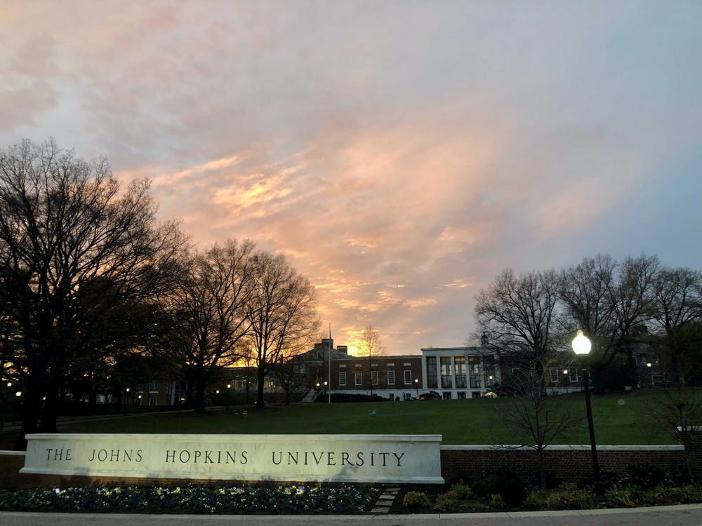 Συναγερμός : Το πανεπιστήμιο Johns Hopkins επιβεβαιώνει ότι οι εμβολιασμένοι μεταδίδουν το εμβόλιο!