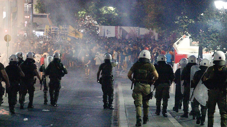 Προβληματίζουν κυβέρνηση και αντιπολίτευση οι ογκώδεις διαδηλώσεις