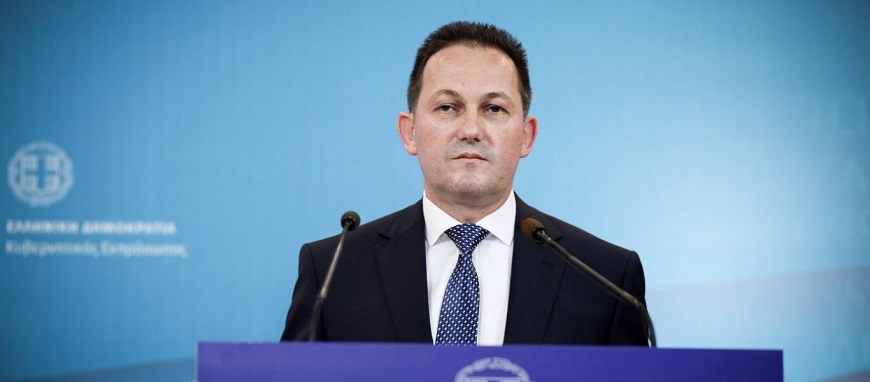 Η κυβέρνηση τιμωρεί πολίτες: «Προτίμησαν να πάνε διακοπές και να μην εμβολιαστούν – Γι’ αυτό χάνουν το εισόδημα τους»