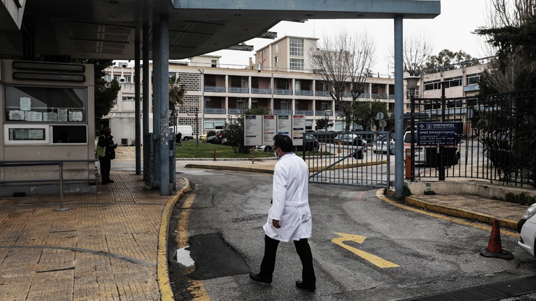 Σε αναστολή από σήμερα οι ανεμβολίαστοι υγειονομικοί ΤΙ ΠΡΟΒΛΕΠΕΙ Ο ΝΟΜΟΣ ΓΙΑ ΤΗΝ ΥΠΟΧΡΕΩΤΙΚΟΤΗΤΑ – ΑΝΤΙΔΡΑΣΕΙΣ ΑΠΟ ΤΗΝ ΠΟΕΔΗΝ