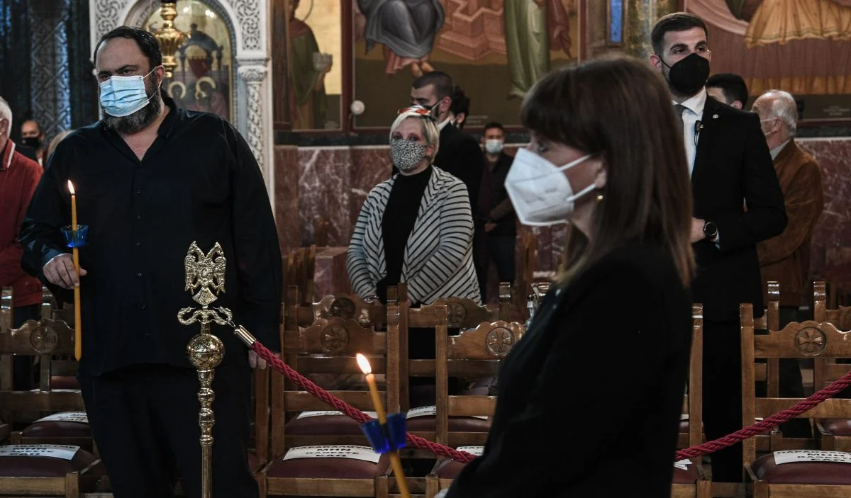 Κατάρρευση του θεσμού