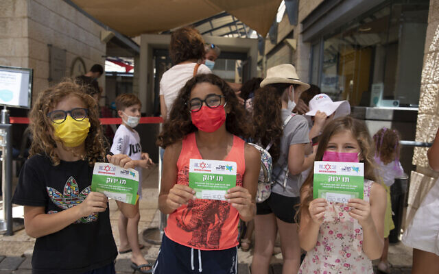 Πάνω από 1 εκατ. Ισραηλινοί χάνουν το green pass λόγω 3ης δόσης. Το εμβολιαστικό θαύμα της Πορτογαλίας και γιατί φοβούνται μη γίνουν Ισραήλ!