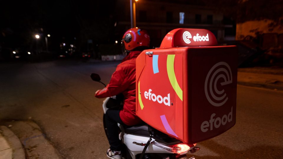 ΜΑΖΙΚΕΣ διαγραφές λογαριασμών! ΜΕΓΑΛΗ ζημιά (παρά τις… διευκρινήσεις) για την efood μετά το σάλο