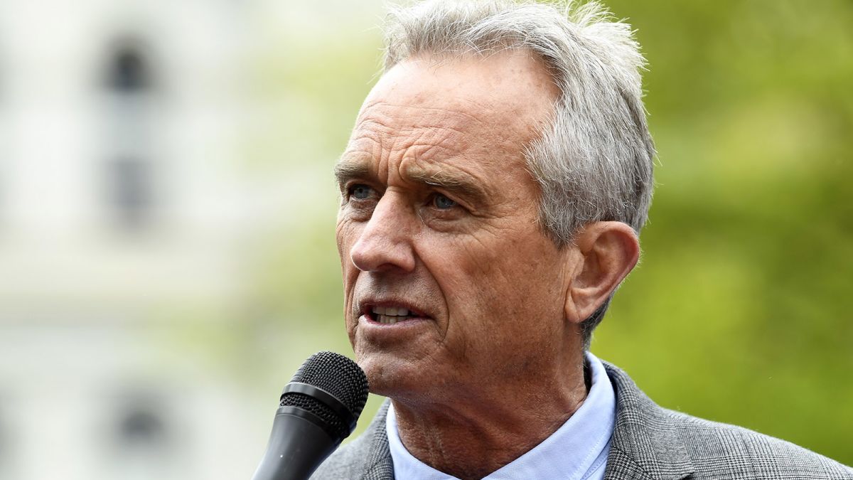 Το Youtube απαγόρευσε το λογαριασμό του Robert F. Kennedy Jr. κ.α επιφανών που ασκούν κριτική στα εμβόλια!