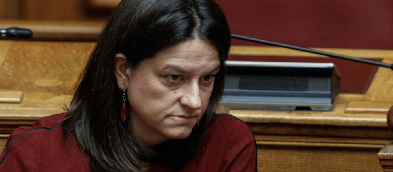 Η Ν.Κεραμέως (που δεν έχει παιδιά) λέει πως θα πήγαινε «τρέχοντας» να τα εμβολιάσει – Αν είχε