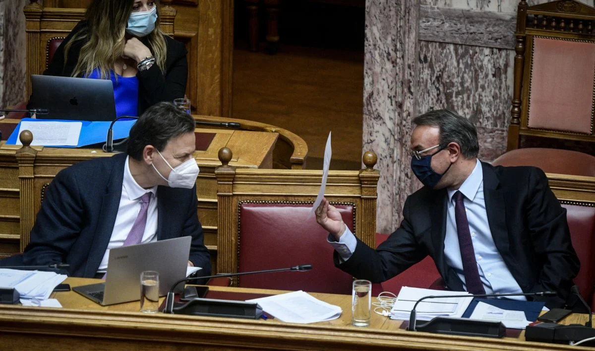 Σε νέο ρεκόρ το ελληνικό χρέος – Το Δημόσιο μέσα σε έξι μήνες μπήκε «μέσα» 13 δισ.